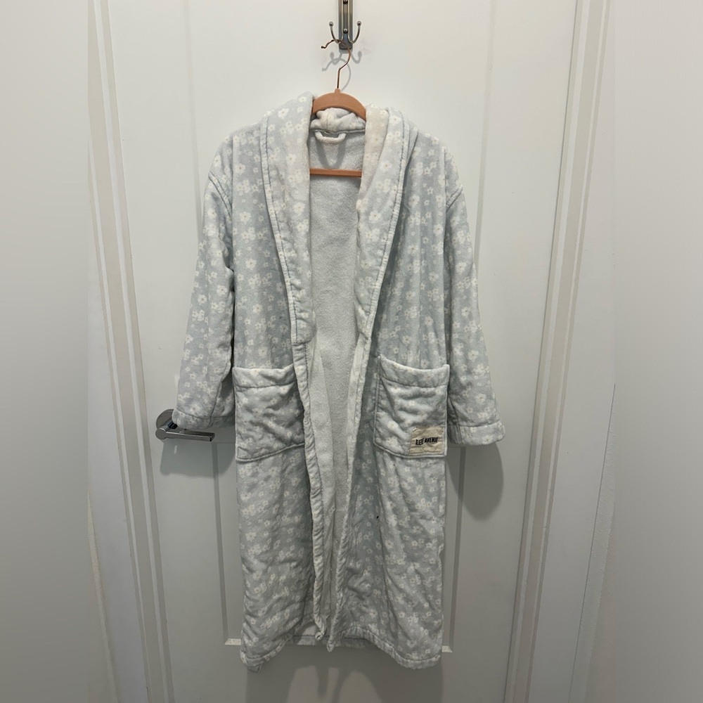 Djerf Avenue Robe - Dream Cake